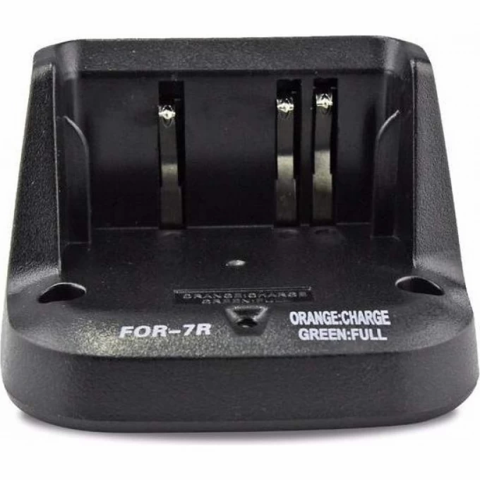 Зарядное устройство быстрое YAESU CD-15A Зарядное устройство быстрое YAESU CD-15A